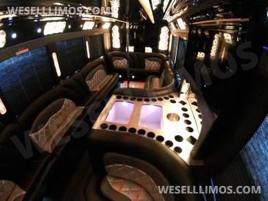 2011 CT Coachwork Ford V10 Freightliner Workhorse Limo Bus - Limo Bus for Sale in Orange, CA - Photo 7
