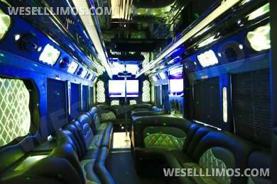 2011 CT Coachwork Ford V10 Freightliner Workhorse Limo Bus - Limo Bus for Sale in Orange, CA - Photo 5