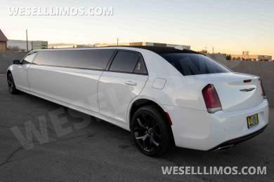 2021 Chrysler 300 Limousine for Sale in Las Vegas, NV - Photo 3