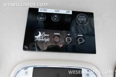2021 Chrysler 300 Limousine - Limousine for Sale in Las Vegas, NV - Photo 17