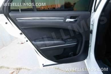 2021 Chrysler 300 Limousine - Limousine for Sale in Las Vegas, NV - Photo 19