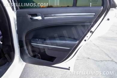 2021 Chrysler 300 Limousine - Limousine for Sale in Las Vegas, NV - Photo 28
