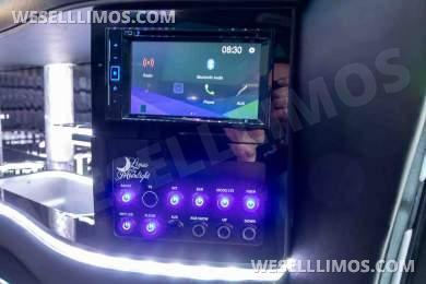 2021 Chrysler 300 Limousine - Limousine for Sale in Las Vegas, NV - Photo 31