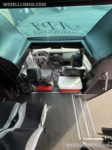 2015 Grech Ford F-550 Executive Shuttle - Executive Shuttle for Sale in Sacramento, CA - Photo 19