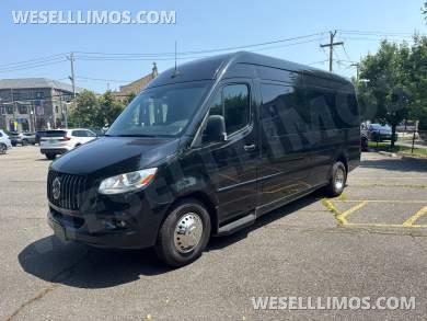 2021 Mercedes Sprinter Sprinter for Sale in Baldwin, NY - Photo 2