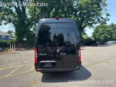 2021 Executive Coach Mercedes Sprinter Sprinter - Sprinter for Sale in Baldwin, NY - Photo 6