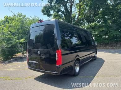 2021 Executive Coach Mercedes Sprinter Sprinter - Sprinter for Sale in Baldwin, NY - Photo 7