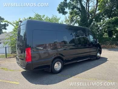 2021 Executive Coach Mercedes Sprinter Sprinter - Sprinter for Sale in Baldwin, NY - Photo 8