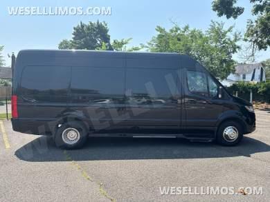 2021 Executive Coach Mercedes Sprinter Sprinter - Sprinter for Sale in Baldwin, NY - Photo 9