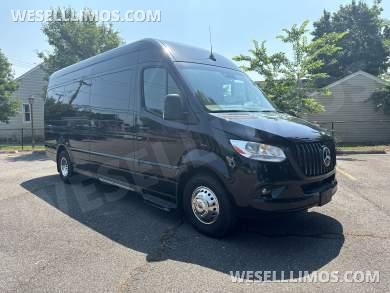 2021 Executive Coach Mercedes Sprinter Sprinter - Sprinter for Sale in Baldwin, NY - Photo 10