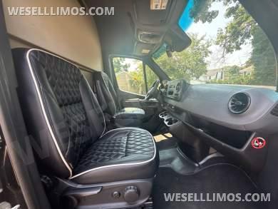 2021 Executive Coach Mercedes Sprinter Sprinter - Sprinter for Sale in Baldwin, NY - Photo 18