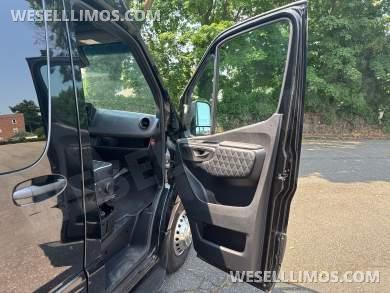 2021 Executive Coach Mercedes Sprinter Sprinter - Sprinter for Sale in Baldwin, NY - Photo 20