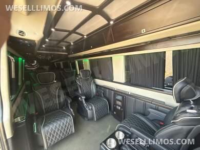2021 Executive Coach Mercedes Sprinter Sprinter - Sprinter for Sale in Baldwin, NY - Photo 24