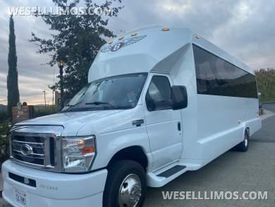 2012 Ford Super duty E4 50 Limo Bus for Sale in Lakeside, CA - Photo 2