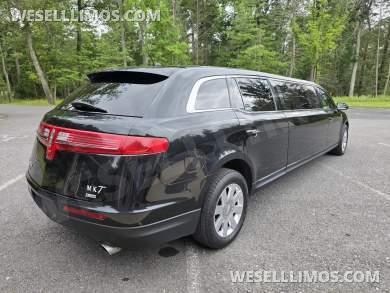 2014 Executive Coach Builders 72in Lincoln MKT Limousine - Limousine for Sale in Northumberland, PA - Photo 5