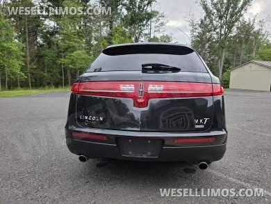 2014 Executive Coach Builders 72in Lincoln MKT Limousine - Limousine for Sale in Northumberland, PA - Photo 4