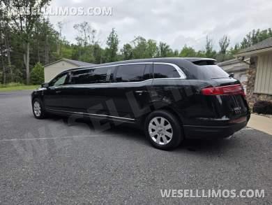 2014 Executive Coach Builders 72in Lincoln MKT Limousine - Limousine for Sale in Northumberland, PA - Photo 3