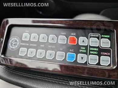 2014 Executive Coach Builders 72in Lincoln MKT Limousine - Limousine for Sale in Northumberland, PA - Photo 21