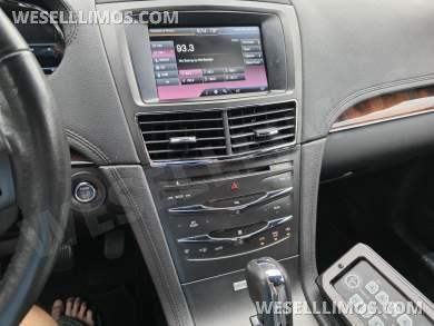 2014 Executive Coach Builders 72in Lincoln MKT Limousine - Limousine for Sale in Northumberland, PA - Photo 19