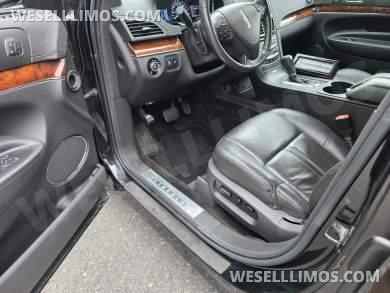 2014 Executive Coach Builders 72in Lincoln MKT Limousine - Limousine for Sale in Northumberland, PA - Photo 10