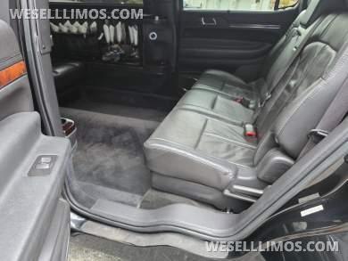 2014 Executive Coach Builders 72in Lincoln MKT Limousine - Limousine for Sale in Northumberland, PA - Photo 12