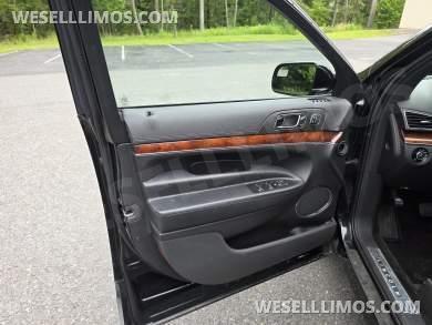 2014 Executive Coach Builders 72in Lincoln MKT Limousine - Limousine for Sale in Northumberland, PA - Photo 9