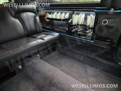 2014 Executive Coach Builders 72in Lincoln MKT Limousine - Limousine for Sale in Northumberland, PA - Photo 28
