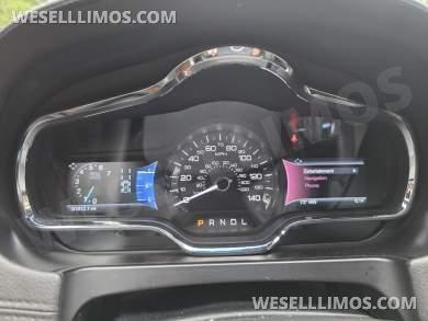 2014 Executive Coach Builders 72in Lincoln MKT Limousine - Limousine for Sale in Northumberland, PA - Photo 44