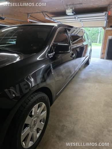 2014 Executive Coach Builders 72in Lincoln MKT Limousine - Limousine for Sale in Northumberland, PA - Photo 46