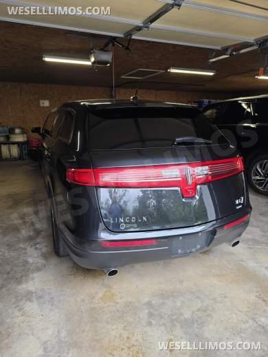 2014 Executive Coach Builders 72in Lincoln MKT Limousine - Limousine for Sale in Northumberland, PA - Photo 47