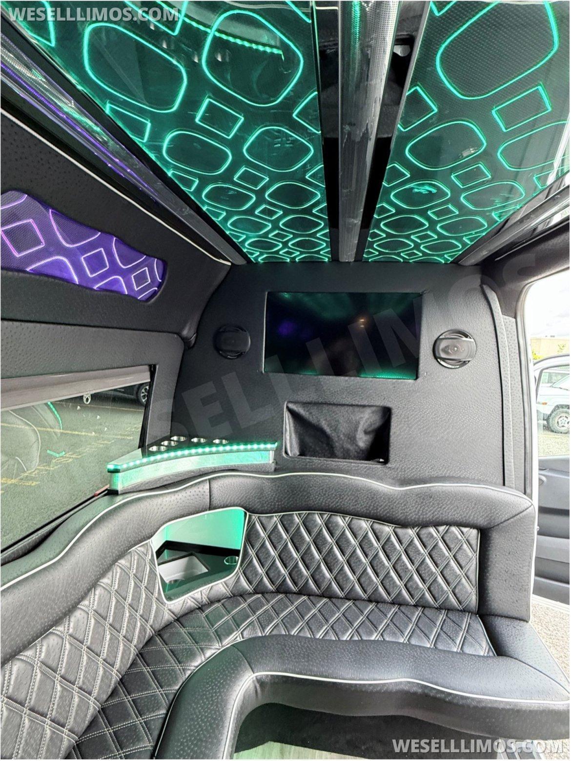 Limo Bus for Sale in Champlain, NY - Photo 4