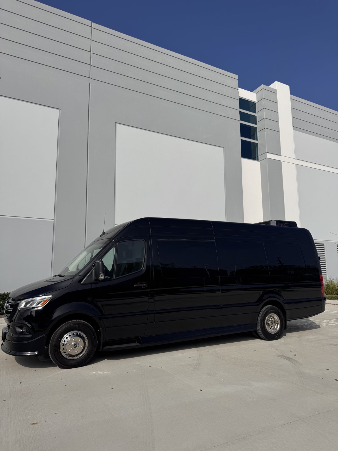 Executive Shuttle for Sale in Anaheim, CA - Photo 4