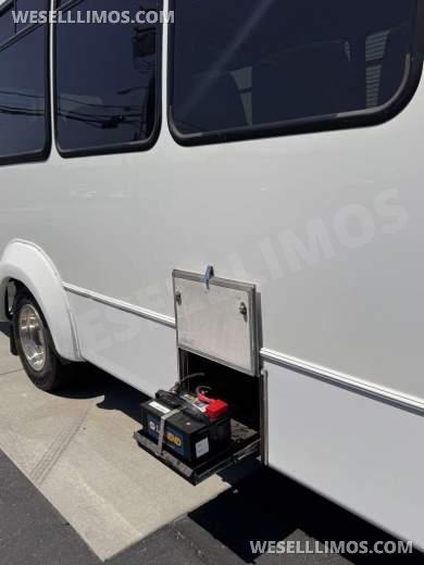 2022 SPV Conversions Ford E450 Super Duty Party Bus Limo Bus - Limo Bus for Sale in Anaheim, CA - Photo 32