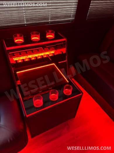 2022 SPV Conversions Ford E450 Super Duty Party Bus Limo Bus - Limo Bus for Sale in Anaheim, CA - Photo 18