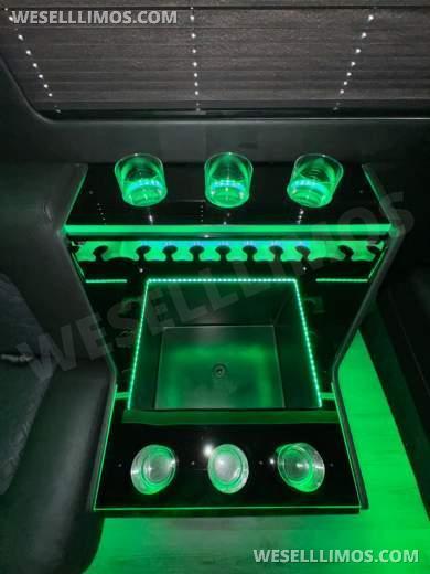 2022 SPV Conversions Ford E450 Super Duty Party Bus Limo Bus - Limo Bus for Sale in Anaheim, CA - Photo 19