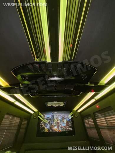 2022 SPV Conversions Ford E450 Super Duty Party Bus Limo Bus - Limo Bus for Sale in Anaheim, CA - Photo 12