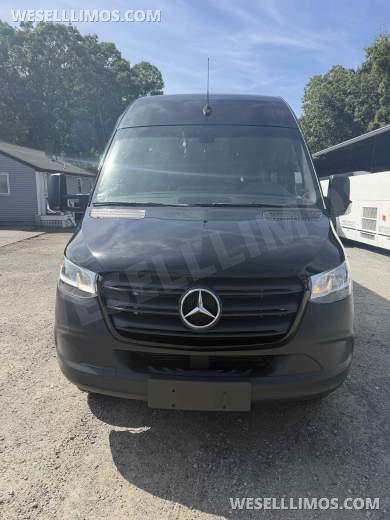 2019 LA West Mercedes Benz Sprinter 3500 170 ext - Sprinter for Sale in Westport, Massachusetts, United States - Photo 14