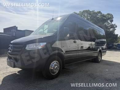 2019 LA West Mercedes Benz Sprinter 3500 170 ext - Sprinter for Sale in Westport, Massachusetts, United States - Photo 13