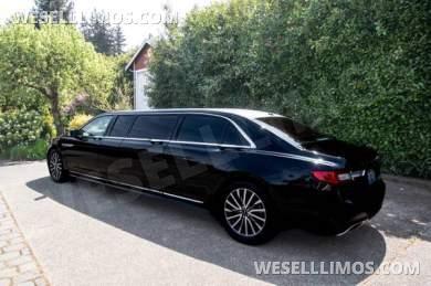 2017 Lincoln stretch VIP Limo Limousine for Sale in Lacey, WA - Photo 2