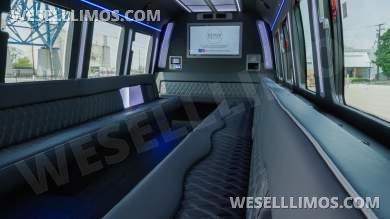 2022 LGE Coachworks Ford F-550 Limo Bus - Limo Bus for Sale in Cleveland, OH - Photo 5