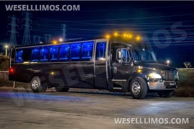 2015 Freightliner M2 Limo Bus for Sale in Santa Clarita, CA - Photo 2