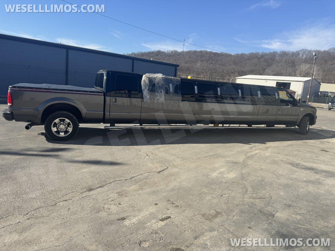 SUV Stretch for Sale in Edwardsville, KS - Photo 2