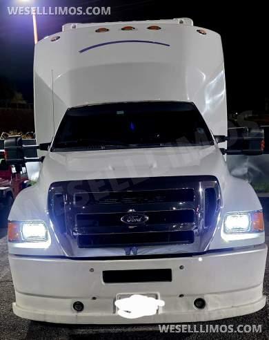 2011 Tiffany Ford F750 Super Duty Limo Bus - Limo Bus for Sale in Las Vegas, NV - Photo 13