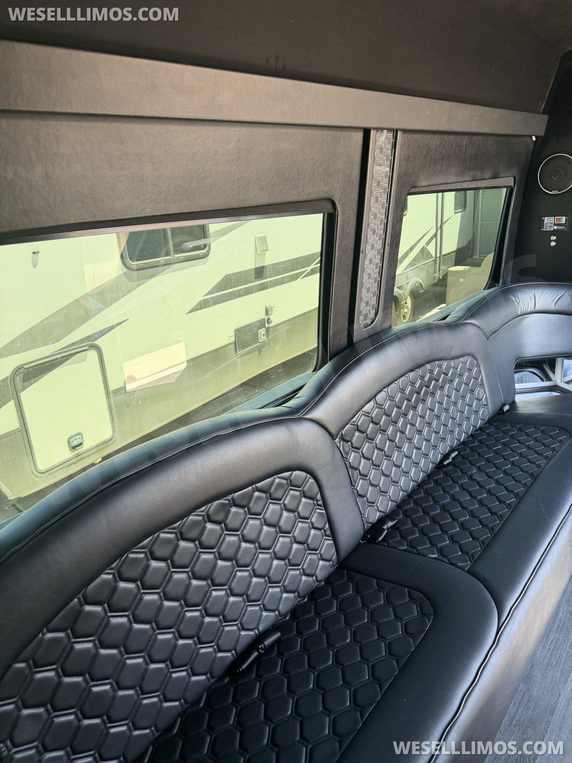 Limo Bus for Sale in Las vegas, NV - Photo 10