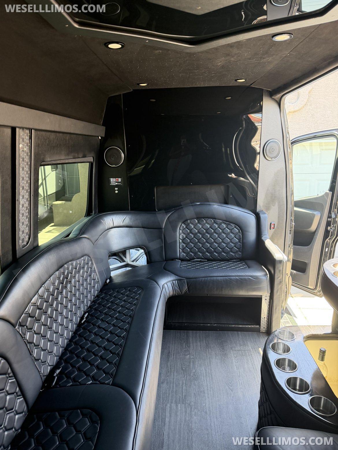 Limo Bus for Sale in Las vegas, NV - Photo 11