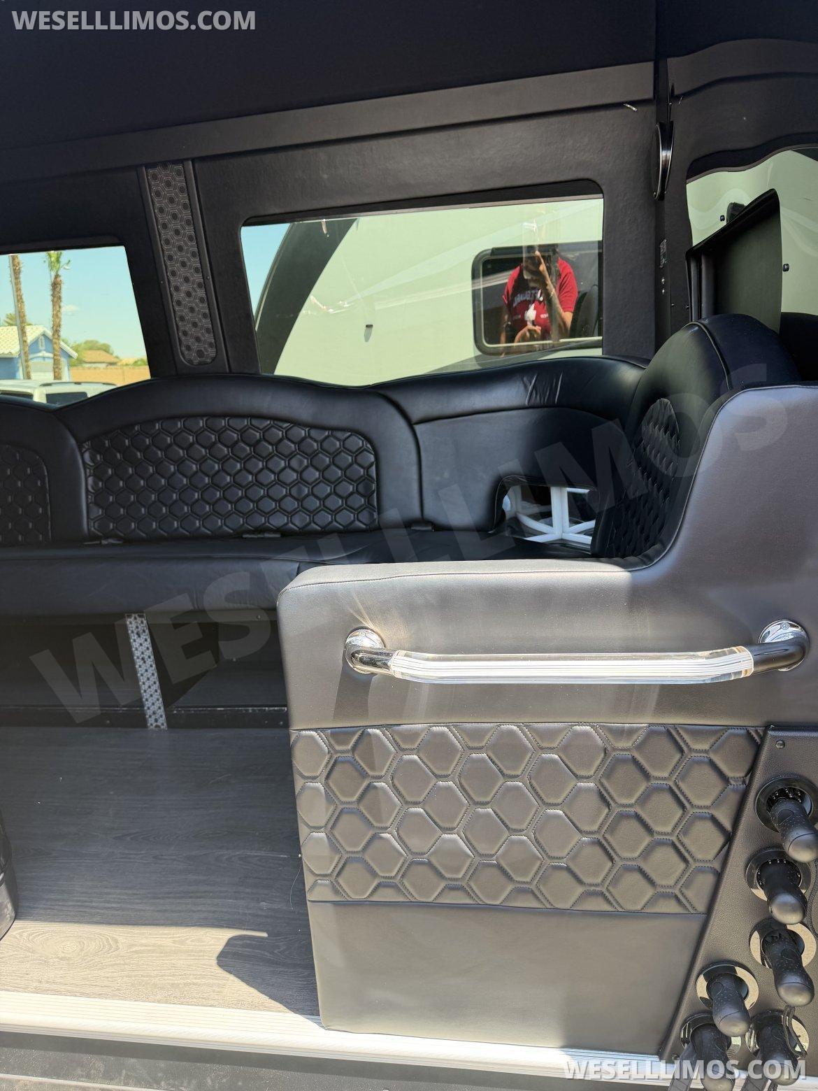 Limo Bus for Sale in Las vegas, NV - Photo 12