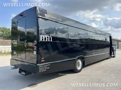 2019 Ford F-750 Executive Shuttle for Sale in Chicago, IL - Photo 2