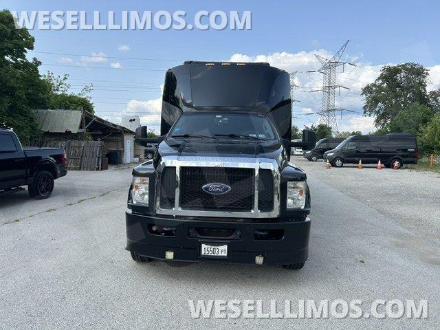 Executive Shuttle for Sale in Chicago, IL - Photo 6