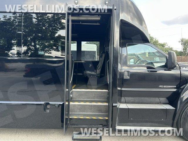 Executive Shuttle for Sale in Chicago, IL - Photo 8