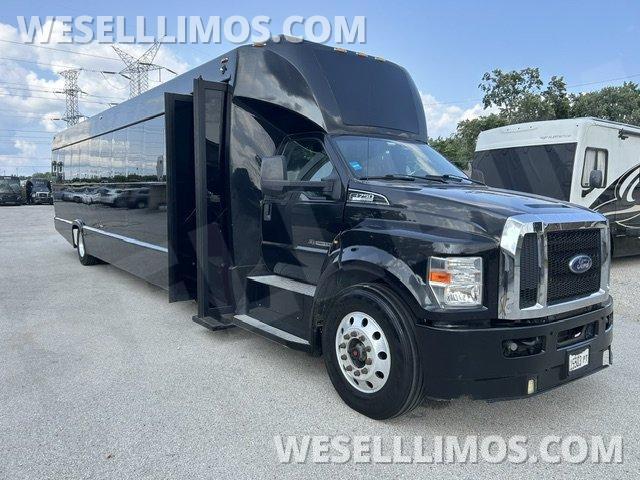 Executive Shuttle for Sale in Chicago, IL - Photo 9
